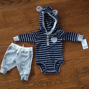 Caters newborn matching set